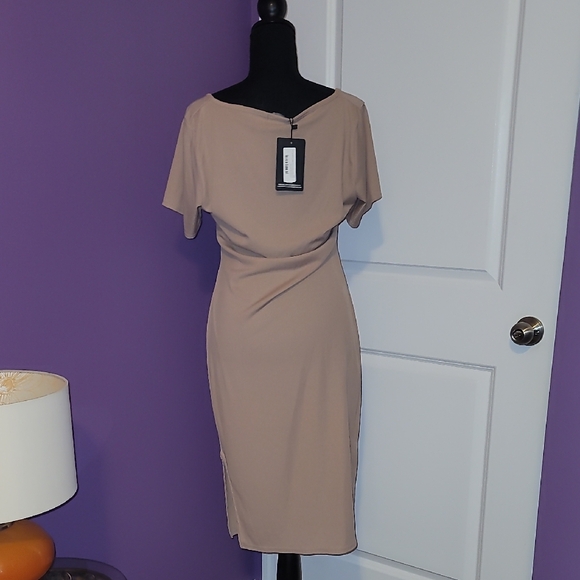 Pretty Little Thing Neutral Short Sleeve Dress w/ Cutout Mid Section Sz: 16 NWT - Picture 6 of 7
